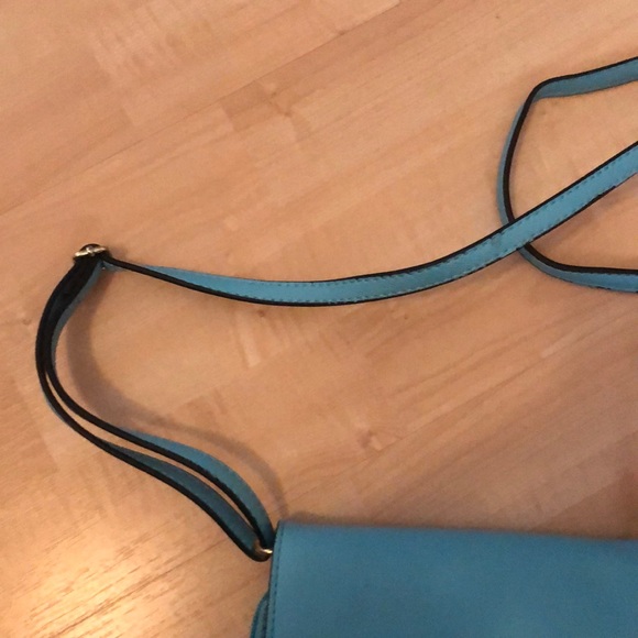 Blue bow bag! - Picture 2 of 4